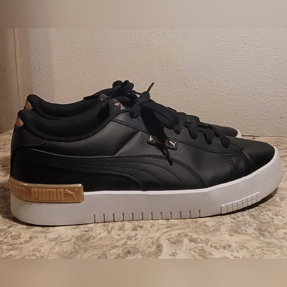 Women's Puma Jada 'Black Rose Gold' Shoes - Picture 2 of 6